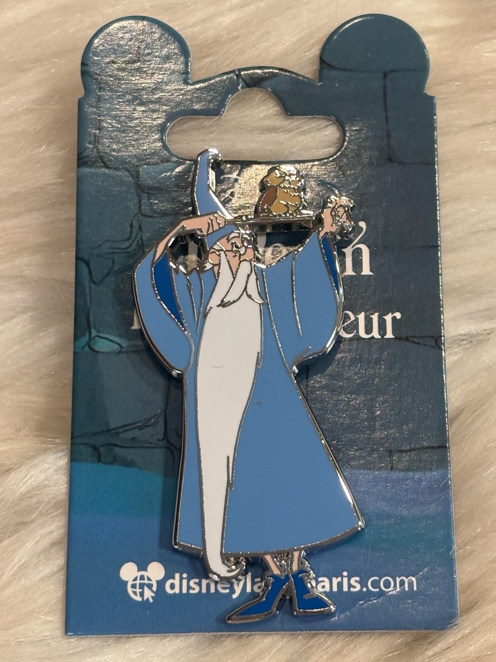 DLP Disneyland Paris Archimedes Merlin Sword in the Stone Pin NEW